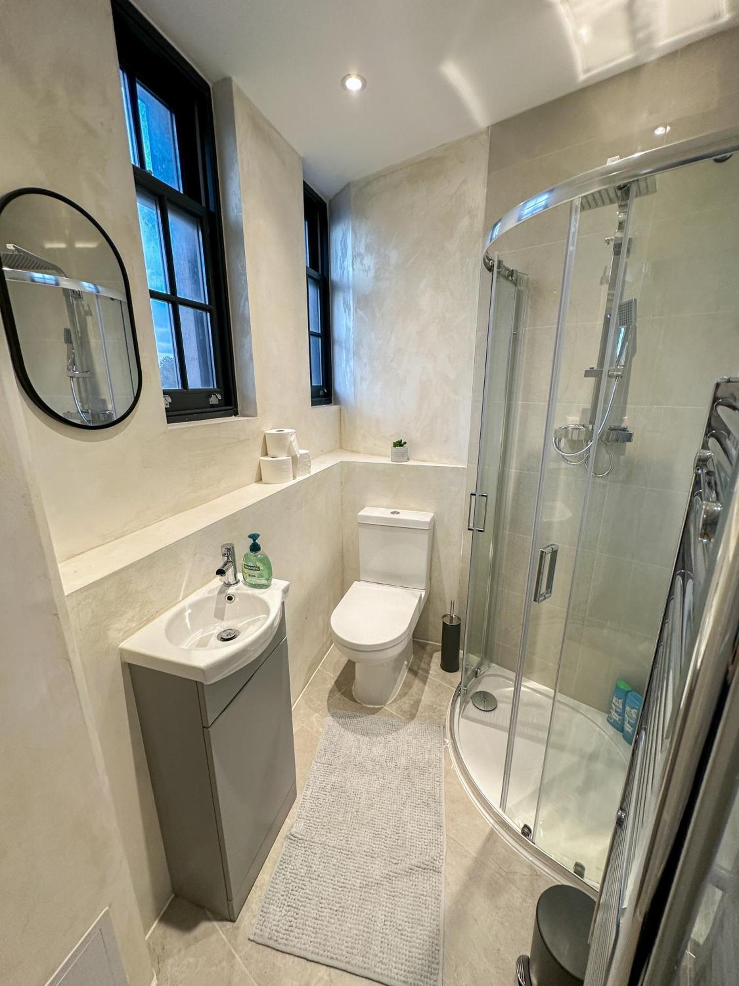 1-Bedroom Apartments In Shoreditch, Old Street, Hoxton Лондон Экстерьер фото