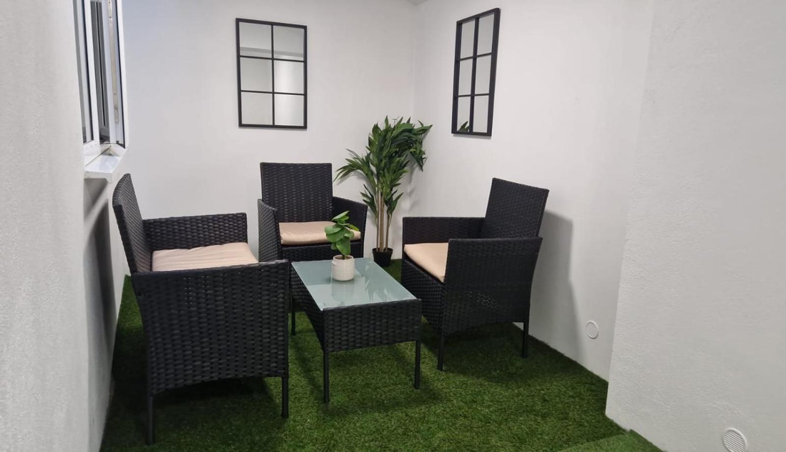 1-Bedroom Apartments In Shoreditch, Old Street, Hoxton Лондон Экстерьер фото