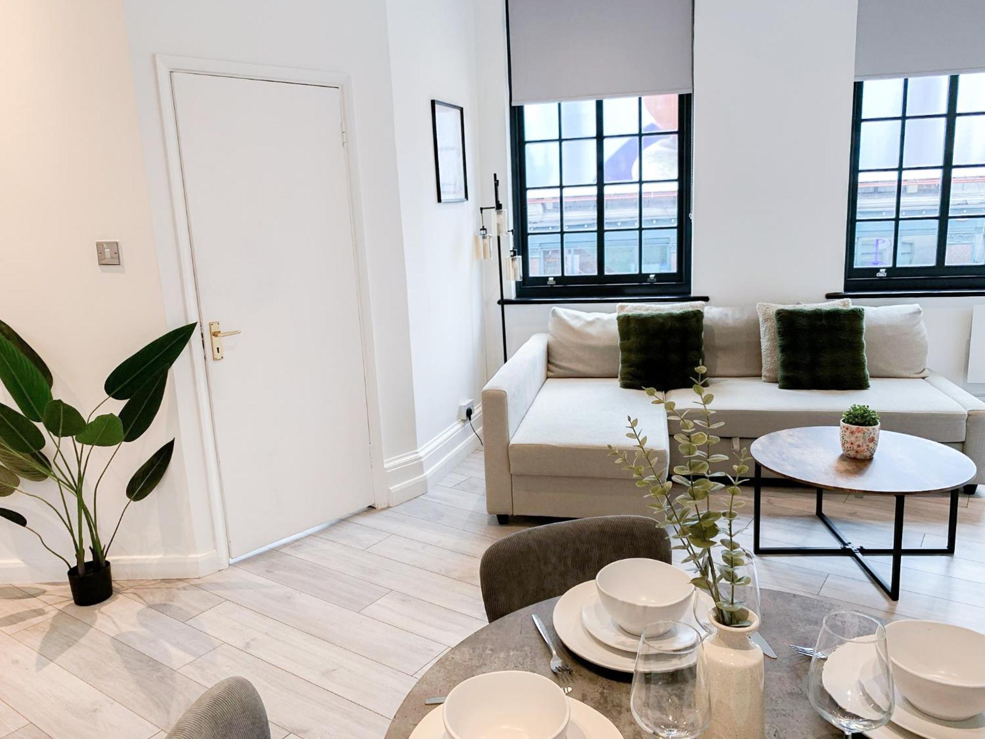 1-Bedroom Apartments In Shoreditch, Old Street, Hoxton Лондон Экстерьер фото