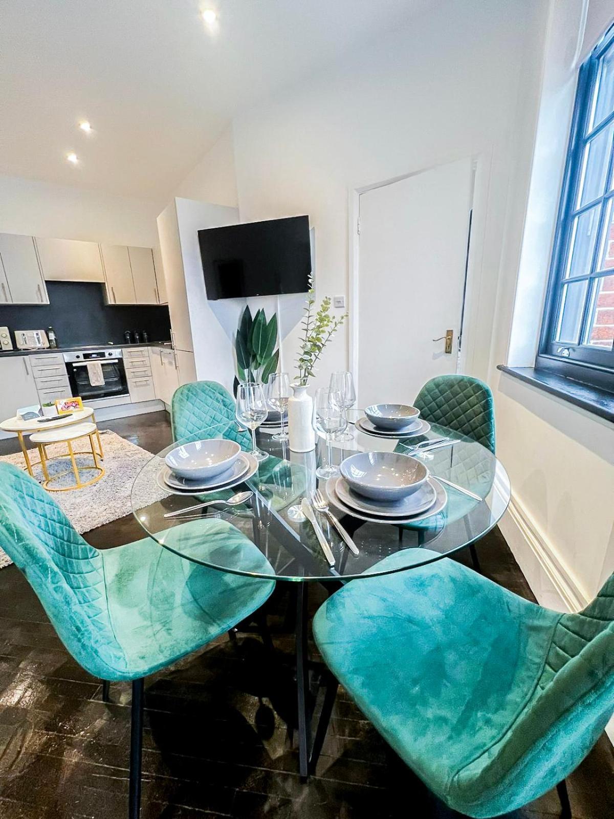 1-Bedroom Apartments In Shoreditch, Old Street, Hoxton Лондон Экстерьер фото