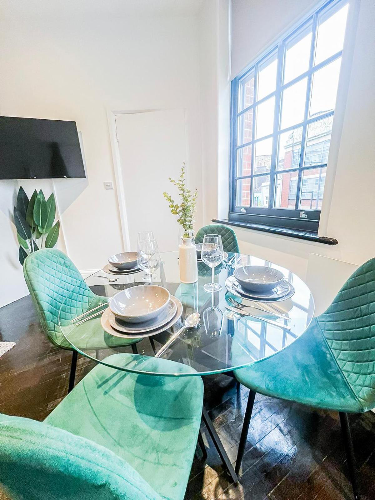 1-Bedroom Apartments In Shoreditch, Old Street, Hoxton Лондон Экстерьер фото