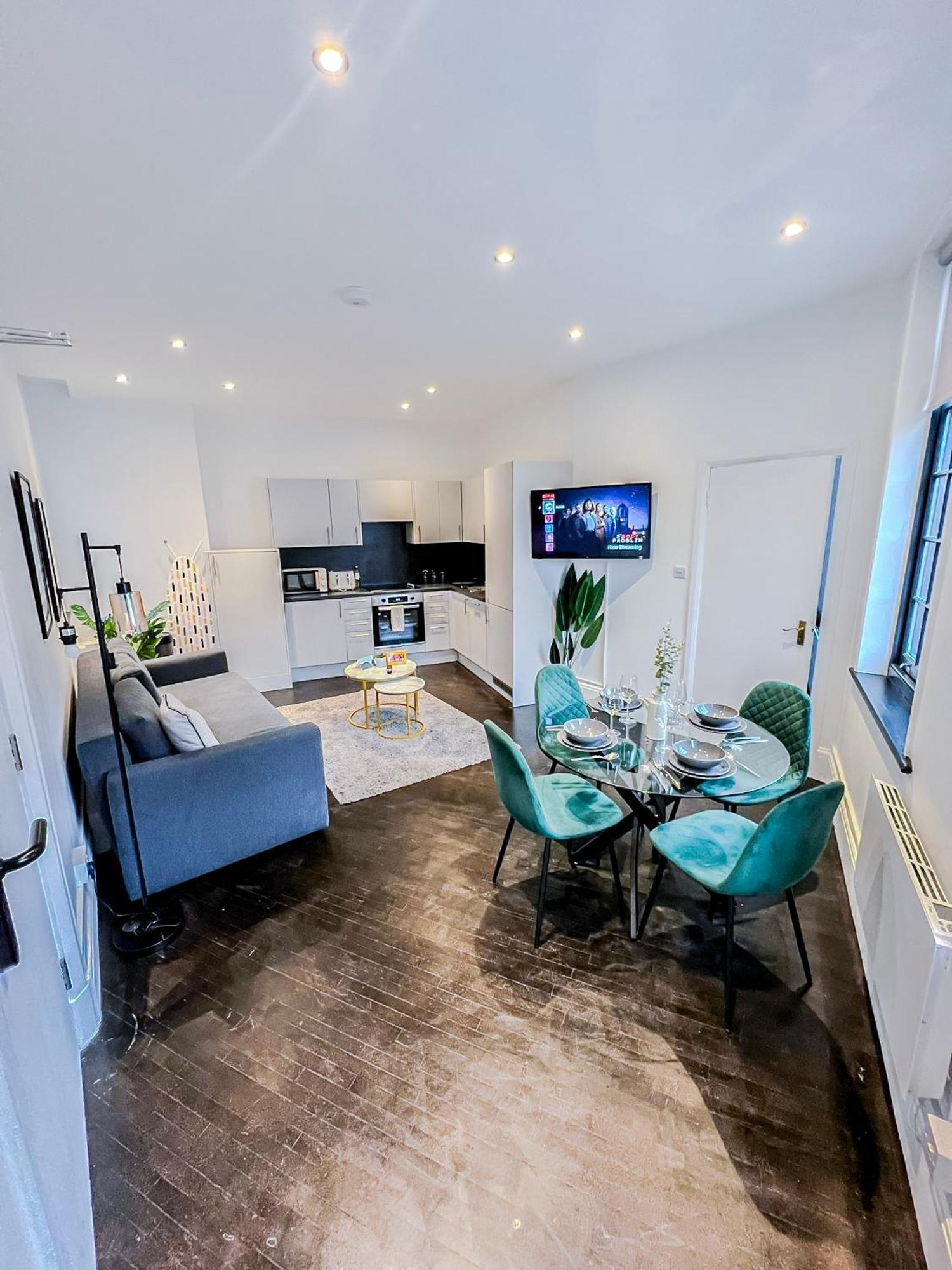 1-Bedroom Apartments In Shoreditch, Old Street, Hoxton Лондон Экстерьер фото