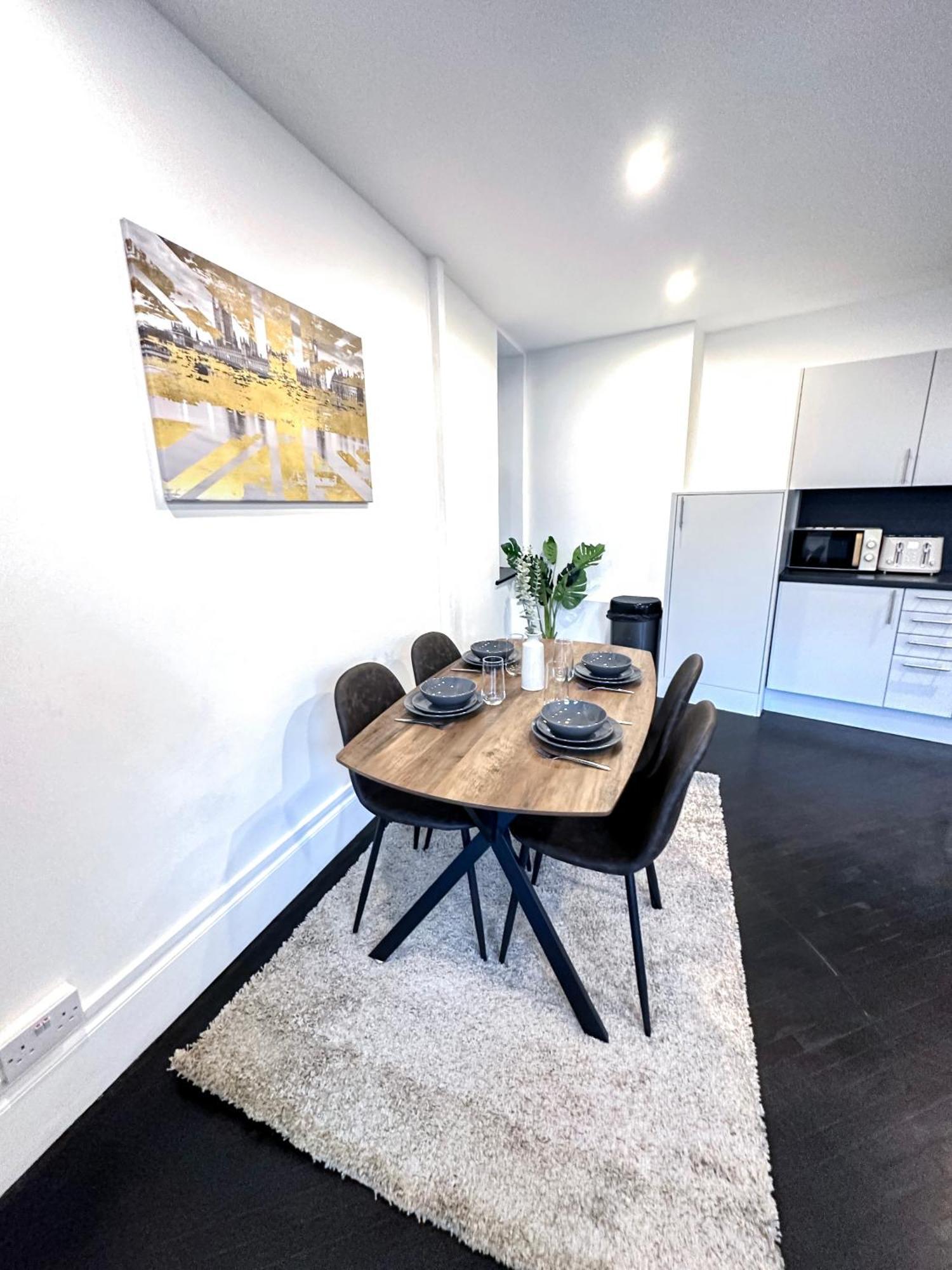 1-Bedroom Apartments In Shoreditch, Old Street, Hoxton Лондон Экстерьер фото