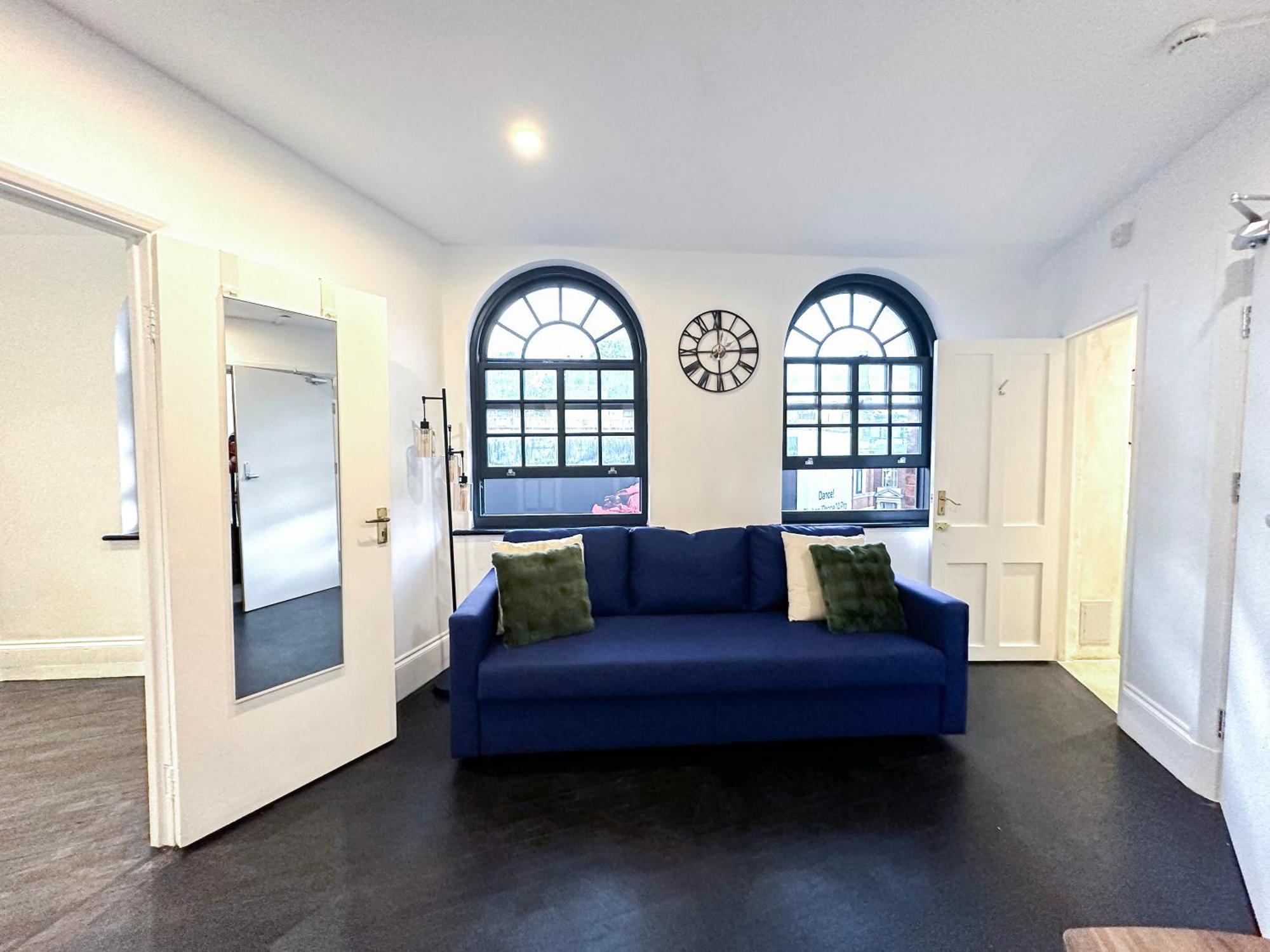 1-Bedroom Apartments In Shoreditch, Old Street, Hoxton Лондон Экстерьер фото